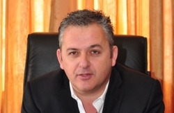 Επίθεση Δημάρχου Βέλου Βόχας Αννίβα Παπακυριάκου σε τοπικό ΜΜΕ