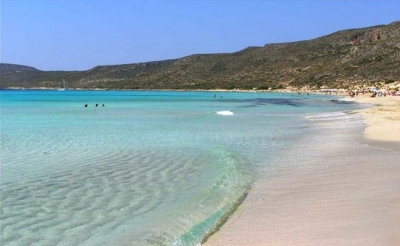 Αυτές οι παραλίες πήραν γαλάζιες σημαίες στην Πελοπόννησο και πρέπει να επισκεφτείς αυτό το καλοκαίρι