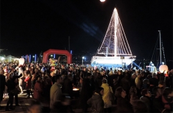 «Χριστούγεννα στο λιμάνι της Καλαμάτας»  με σιντριβάνι σοκολάτας και βόλτες με θαλάσσια ποδήλατα